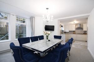 Dining Room- click for photo gallery